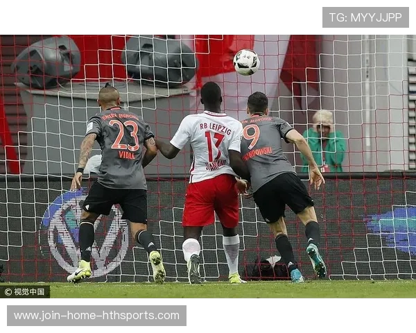 拜仁禁区内的连续补射显示出极强的终结欲望 拜仁禁区内的连续补射显示出极强的终结欲望